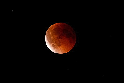 Полное лунное затмение в небе Беларуси