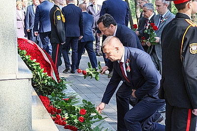 Делегация Совета Республики возложила цветы к мемориальному комплексу \"Масюковщина\"