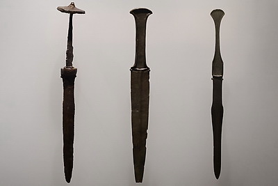 \"Элегантность серебра\". В Национальном художественном музее представили сокровища оманского двора