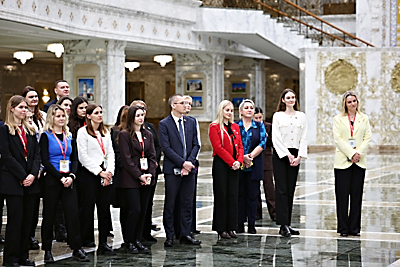 Дворец Независимости посетили молодые госслужащие