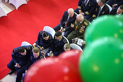 Впервые в истории. Выпускникам Белорусской академии авиации вручили лицензии пилотов