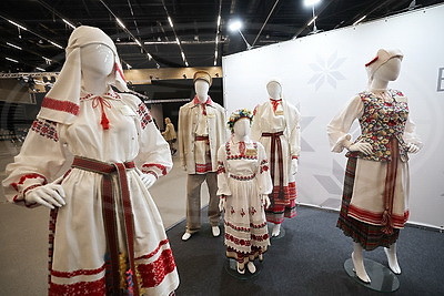 Экспоненты из Беларуси, России, Китая, Узбекистана. В Минске проходит выставка товаров легпрома BTI