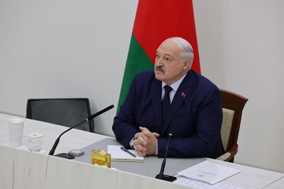 Лукашенко проголосовал на президентских выборах и провел пресс-конференцию для СМИ