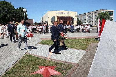 С гордостью и по-семейному тепло. Областной праздник в честь Дня Независимости проходит в Любани
