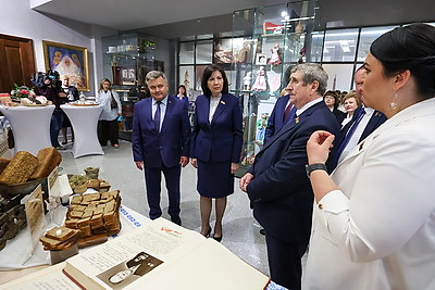 Экспозиция \"Хлеб - невидимая сила Победы\" открылась в Совете Республики