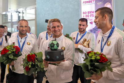 Сборная Беларуси по пляжному футболу вернулась домой с серебром чемпионата мира