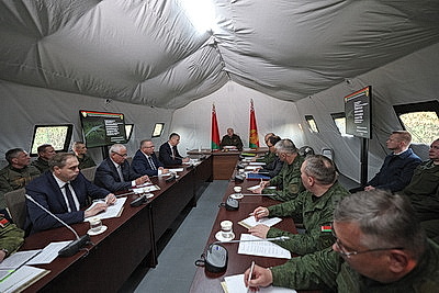 Лукашенко доложили о создании в Беларуси войск беспилотников