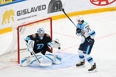 Минские динамовцы разгромили \"Сибирь\"