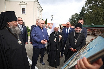 Лукашенко посетил монастырь в Жировичах