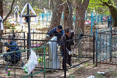 У православных верующих - Радуница