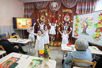 Снова школьный звонок и контрольная. Для витебчан золотого возраста провели \"Урок жизни\"