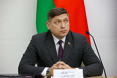 Эксперты и студенты Академии управления обсудили программу соцэкономразвития