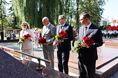 Глубокая признательность героям. В Гродно почтили память советских воинов и партизан