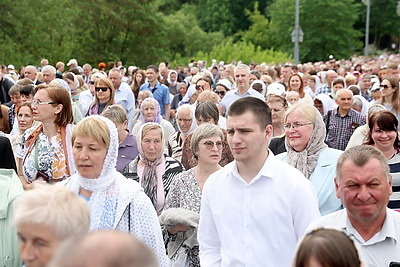 День памяти Преподобной Евфросинии Полоцкой. Тысячи верующих объединил Крестный ход