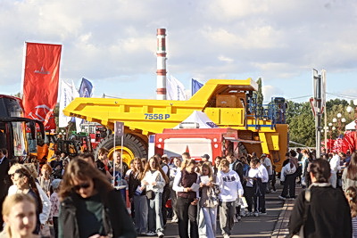 Масштабная выставка техники и множество развлечений. День машиностроителя празднуют в Бресте