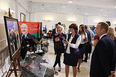 Сотрудники \"Белтелекома\" посетили с экскурсией Дворец Независимости