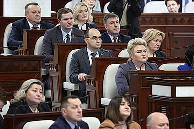 Сергеенко: книга \"Наш Президент\" будет интересна и полезна для прочтения каждому