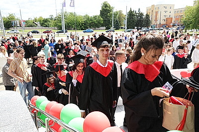 В шаге от начала профессиональной деятельности. Более 580 выпускников ГрГМУ получили дипломы