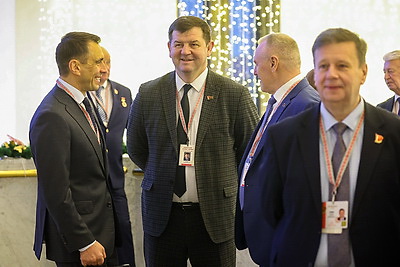 Второе заседание VII ВНС продолжает работу