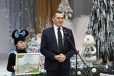 Тепло и душевно. Воспитанников Сенненского детского дома поздравили с наступающим Новым годом