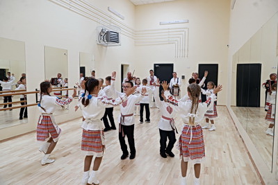 После реконструкции распахнула двери школа №1 в Лунинце