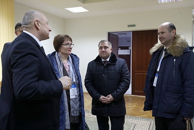 \"Нет никаких нареканий\". Наблюдатель от СНГ об избирательной кампании в Беларуси