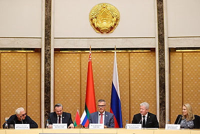 Направления развития киноиндустрии обсудили в Минске участники круглого стола Союзного государства