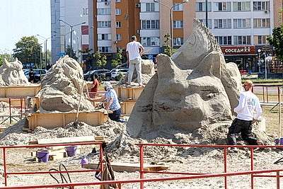 В Гомеле открылся первый в Беларуси фестиваль песочных скульптур