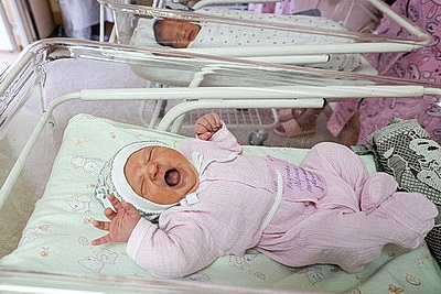 В Витебском областном роддоме чествовали родивших в День Независимости женщин