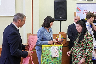 В Минске поздравили родившихся 3 июля малышей и их мам