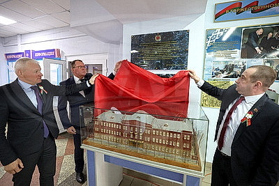 В Минске открыли мемориальную доску в честь бойцов 26-й танковой дивизии