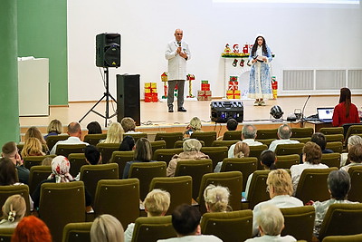 \"Терапия чудес\". Новогодняя акция прошла в медучреждениях Минска