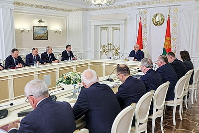 Лукашенко провел совещание о проектах прогнозных документов на 2026 год
