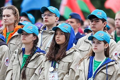 Память поколений. Участники \"Поезда Памяти\" возложили цветы к монументу Победы