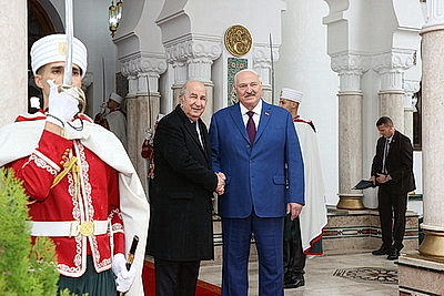 Встреча Лукашенко с Президентом Алжира Теббуном проходит во дворце \"Эль-Мурадия\"