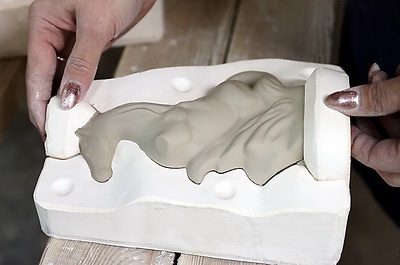 На ЗАО \"Добрушский фарфоровый завод\" изготовили тематическую продукцию к Новому году