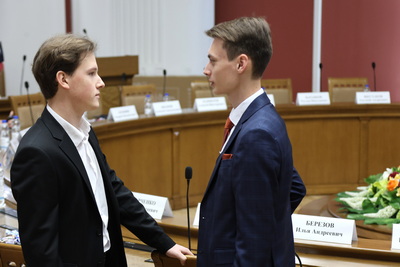 Рыженков встретился со студентами - финалистами конкурса эссе-работ \"Хочу быть дипломатом\"