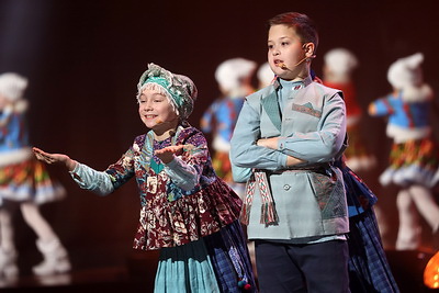 \"Марафон единства\": грандиозный гала-концерт белорусских артистов \"Время выбрало нас\" проходит в Лиде