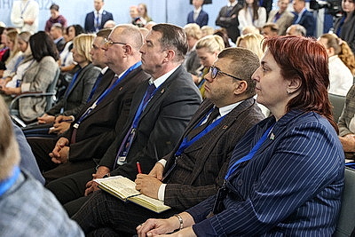 ЕЭФ: мероприятия деловой программы проходят на полях форума