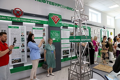 Участники медиафорума посетили предприятия в Гомельской области