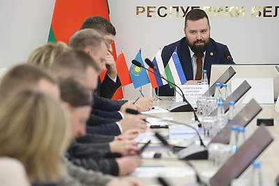 Акцент на культуре. Эксперты Беларуси и России обсудили особенности развития Евразийского региона