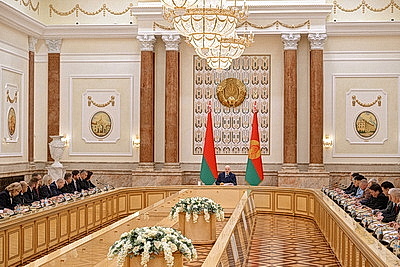 О смыслах Дня народного единства. Лукашенко проводит большую встречу с идеологическим активом и экспертами