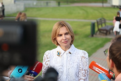 День белорусской письменности. В Лиде прошло открытие новой скульптуры, памятное гашение марки, презентации