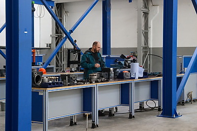 Производство аксиально-поршневых гидравлических насосов торжественно запустили в Пинске