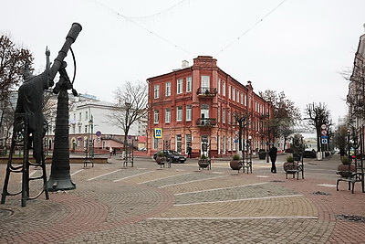 За стрелкой циферблата. Уличные часы - символ города