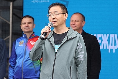 Около 1800 участников из шести стран вышли на старт полумарафона One Run в Минске