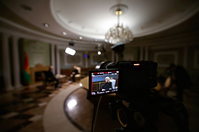 Лукашенко дал интервью американской телекомпании \"Ньюсмакс\"