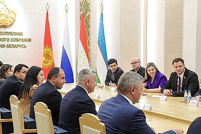 Кочанова встретилась с молодежными парламентскими делегациями стран СНГ