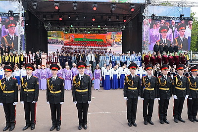 Праздничные концертные программы ко Дню Победы проходят в регионах