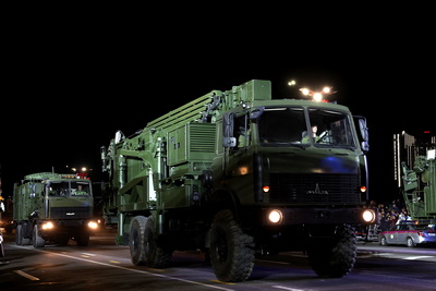 Генеральная репетиция военного парада прошла у стелы \"Минск - город-герой\"